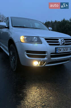 Внедорожник / Кроссовер Volkswagen Touareg 2006 в Ратным