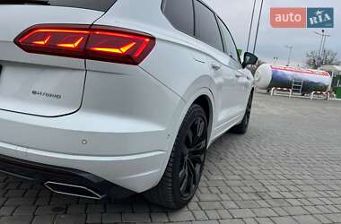 Позашляховик / Кросовер Volkswagen Touareg 2022 в Дніпрі