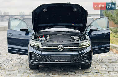 Внедорожник / Кроссовер Volkswagen Touareg 2024 в Киеве