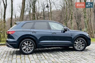 Внедорожник / Кроссовер Volkswagen Touareg 2024 в Киеве