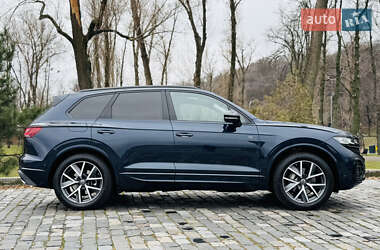 Внедорожник / Кроссовер Volkswagen Touareg 2024 в Киеве