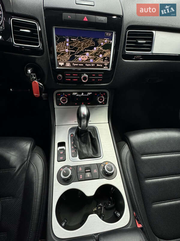 Позашляховик / Кросовер Volkswagen Touareg 2014 в Коломиї