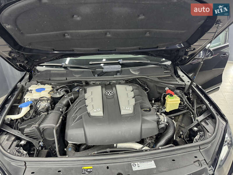 Позашляховик / Кросовер Volkswagen Touareg 2014 в Коломиї