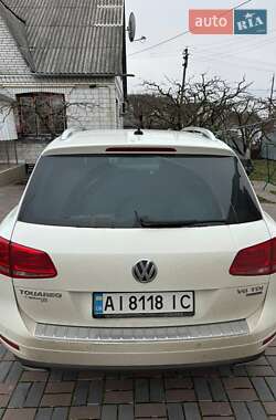 Позашляховик / Кросовер Volkswagen Touareg 2010 в Києві