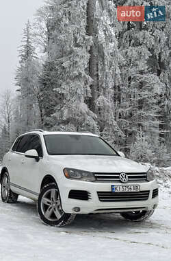 Позашляховик / Кросовер Volkswagen Touareg 2012 в Києві