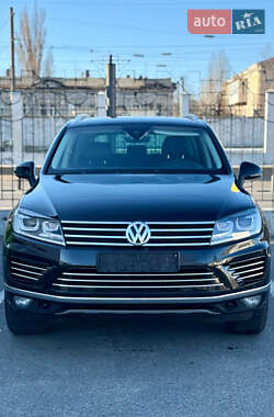 Позашляховик / Кросовер Volkswagen Touareg 2016 в Одесі