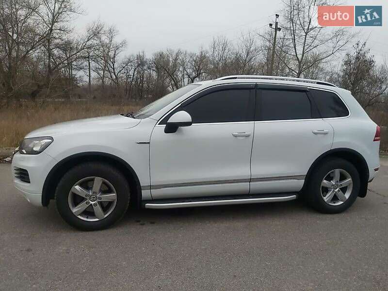 Внедорожник / Кроссовер Volkswagen Touareg 2012 в Запорожье