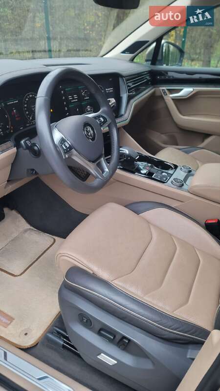 Внедорожник / Кроссовер Volkswagen Touareg 2018 в Кременчуге