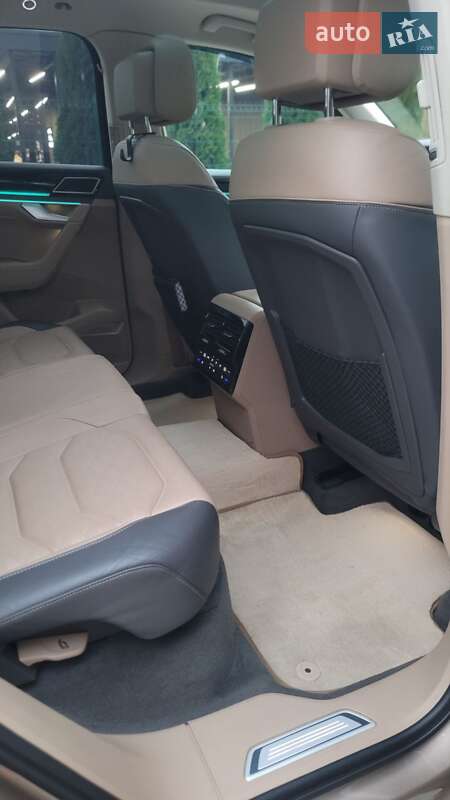 Внедорожник / Кроссовер Volkswagen Touareg 2018 в Кременчуге