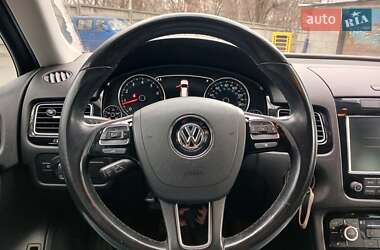 Внедорожник / Кроссовер Volkswagen Touareg 2014 в Киеве