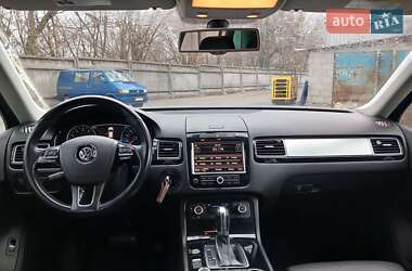 Внедорожник / Кроссовер Volkswagen Touareg 2014 в Киеве