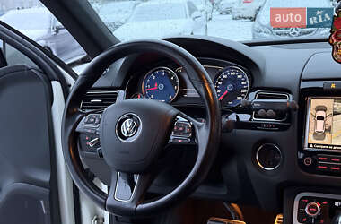 Внедорожник / Кроссовер Volkswagen Touareg 2011 в Харькове