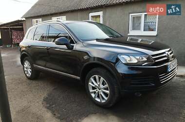 Позашляховик / Кросовер Volkswagen Touareg 2013 в 