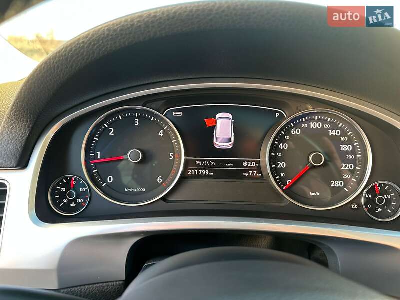 Позашляховик / Кросовер Volkswagen Touareg 2014 в Миколаєві