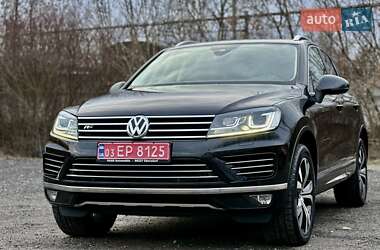 Позашляховик / Кросовер Volkswagen Touareg 2017 в Гнівані