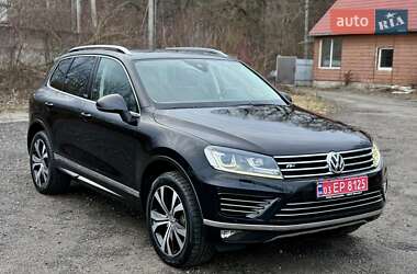 Внедорожник / Кроссовер Volkswagen Touareg 2017 в Гнивани