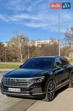 Позашляховик / Кросовер Volkswagen Touareg 2021 в Одесі