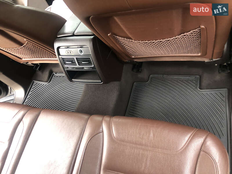 Позашляховик / Кросовер Volkswagen Touareg 2011 в Києві