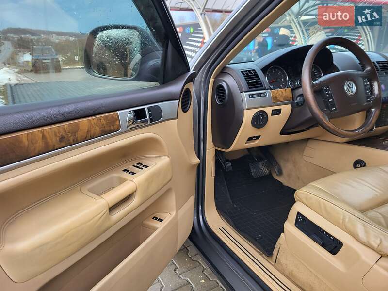 Внедорожник / Кроссовер Volkswagen Touareg 2009 в Тернополе