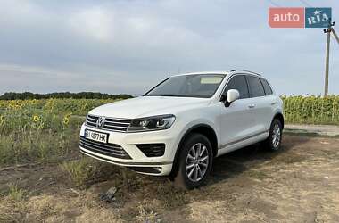 Внедорожник / Кроссовер Volkswagen Touareg 2015 в Полтаве