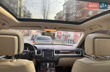 Внедорожник / Кроссовер Volkswagen Touareg 2012 в Днепре