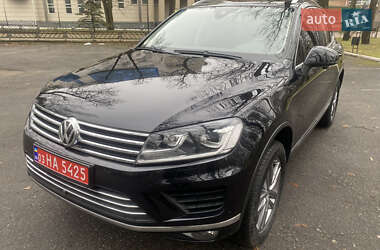 Внедорожник / Кроссовер Volkswagen Touareg 2016 в Ирпене