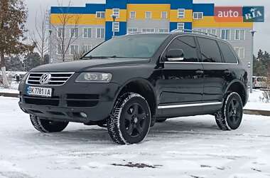 Внедорожник / Кроссовер Volkswagen Touareg 2006 в Сарнах