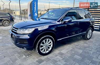 Внедорожник / Кроссовер Volkswagen Touareg 2014 в Ровно