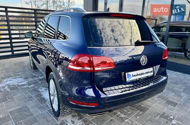 Внедорожник / Кроссовер Volkswagen Touareg 2014 в Ровно