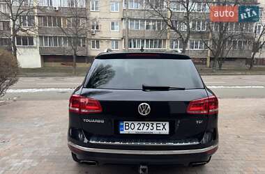 Позашляховик / Кросовер Volkswagen Touareg 2015 в Києві