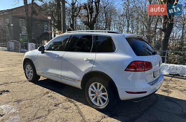 Позашляховик / Кросовер Volkswagen Touareg 2012 в Чернівцях