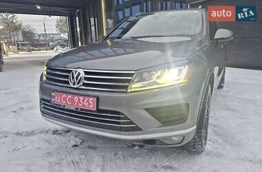 Позашляховик / Кросовер Volkswagen Touareg 2017 в Рівному