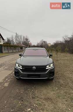 Позашляховик / Кросовер Volkswagen Touareg 2020 в Полтаві