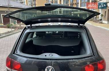 Позашляховик / Кросовер Volkswagen Touareg 2010 в 
