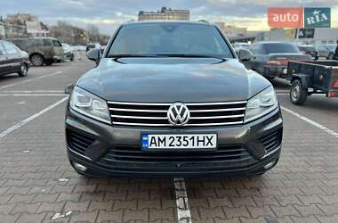 Позашляховик / Кросовер Volkswagen Touareg 2016 в Житомирі