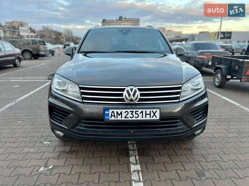 Внедорожник / Кроссовер Volkswagen Touareg 2016 в Житомире