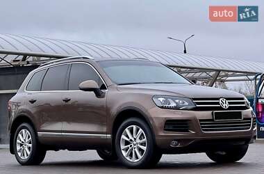 Позашляховик / Кросовер Volkswagen Touareg 2012 в Запоріжжі