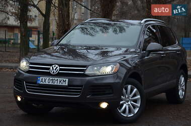 Позашляховик / Кросовер Volkswagen Touareg 2012 в Харкові