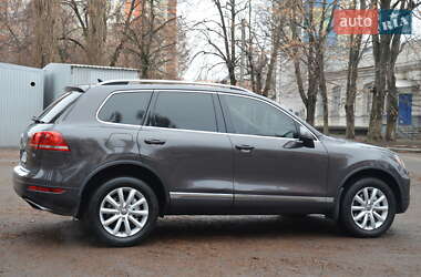 Позашляховик / Кросовер Volkswagen Touareg 2012 в Харкові