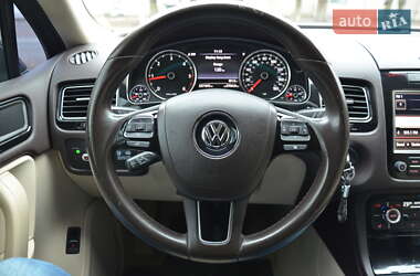 Позашляховик / Кросовер Volkswagen Touareg 2012 в Харкові