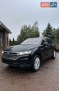 Позашляховик / Кросовер Volkswagen Touareg 2020 в Києві