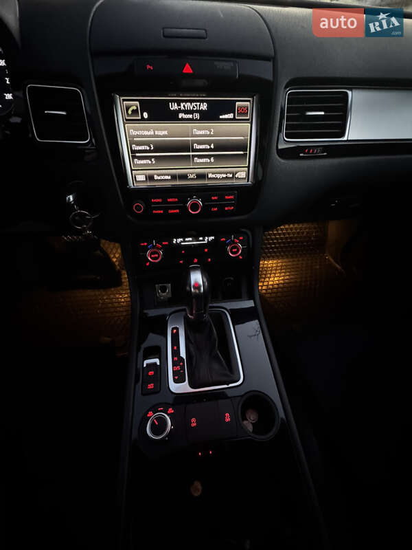 Внедорожник / Кроссовер Volkswagen Touareg 2012 в Тернополе
