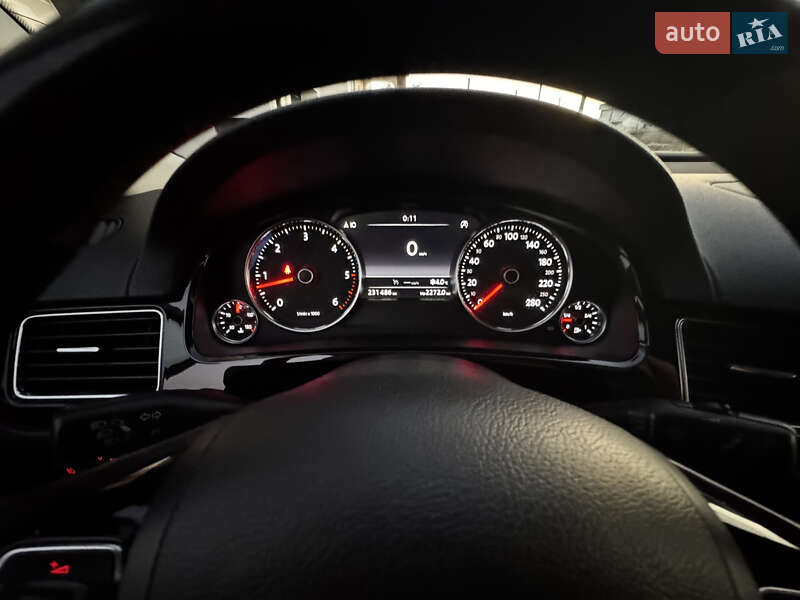 Внедорожник / Кроссовер Volkswagen Touareg 2012 в Тернополе
