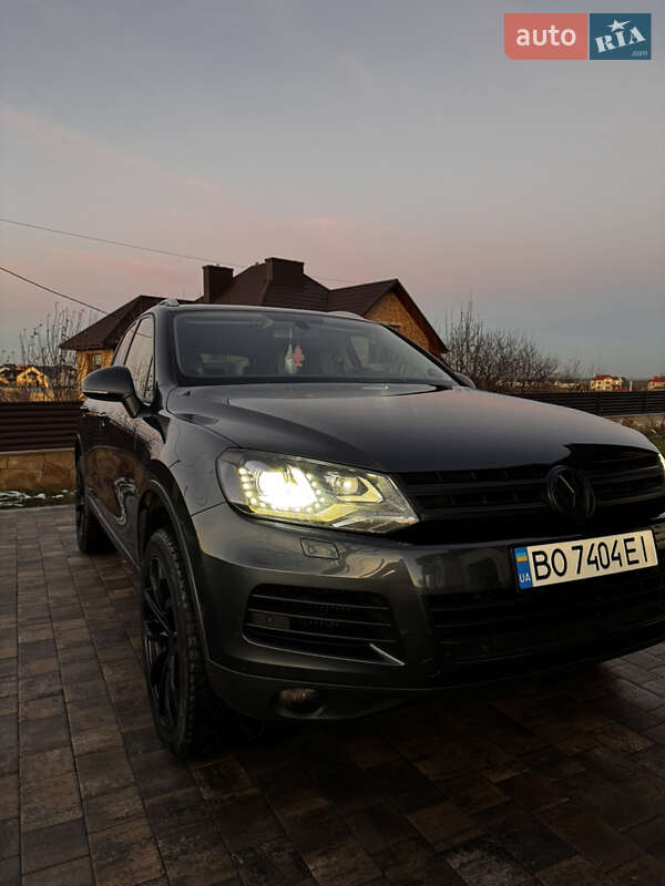 Внедорожник / Кроссовер Volkswagen Touareg 2012 в Тернополе