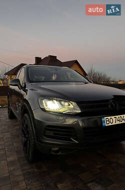 Позашляховик / Кросовер Volkswagen Touareg 2012 в 