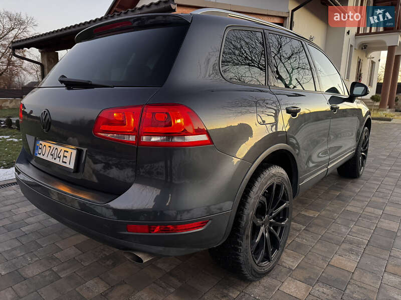 Внедорожник / Кроссовер Volkswagen Touareg 2012 в Тернополе