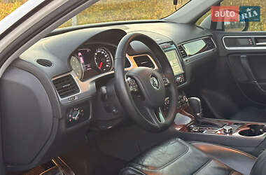 Позашляховик / Кросовер Volkswagen Touareg 2010 в 