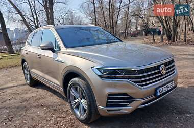 Позашляховик / Кросовер Volkswagen Touareg 2018 в Києві