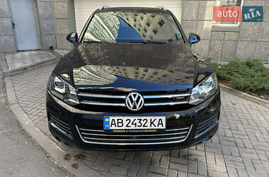 Позашляховик / Кросовер Volkswagen Touareg 2012 в 