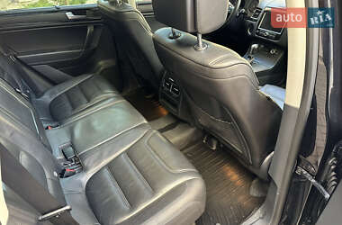 Позашляховик / Кросовер Volkswagen Touareg 2012 в 
